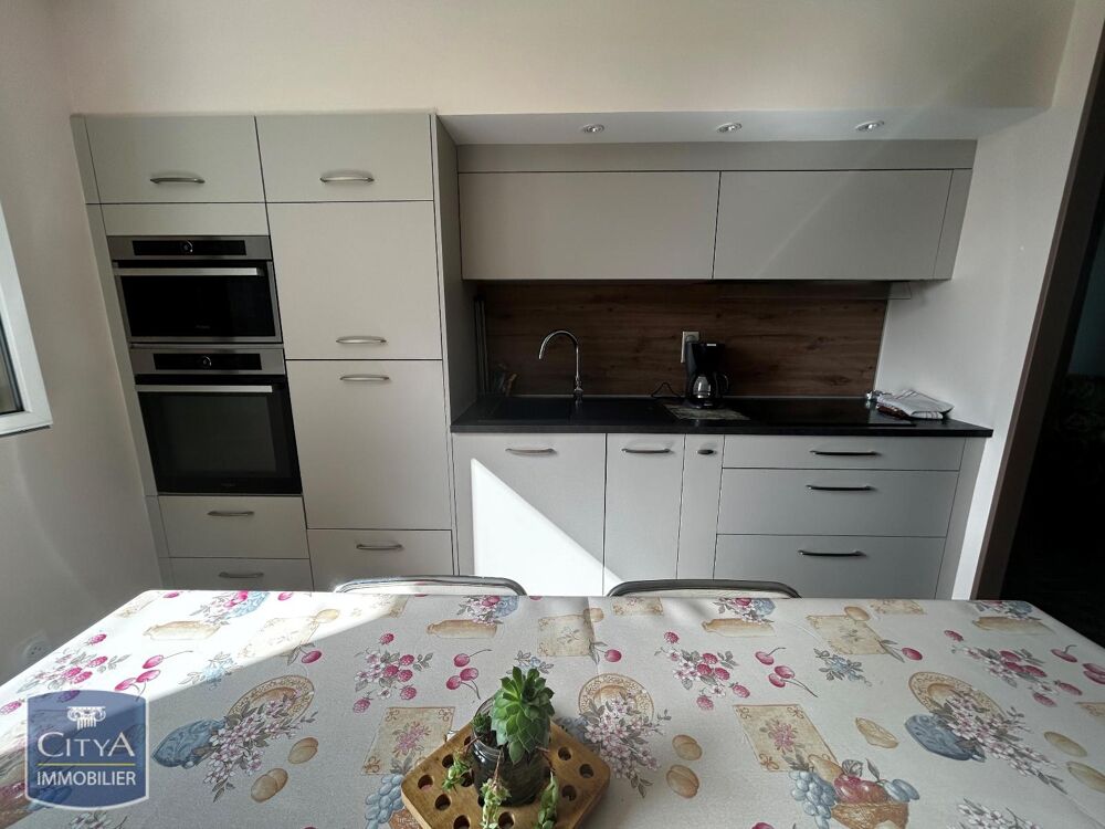 location Maison - 5 pièce(s) - 97 m² Villevêque (49140)