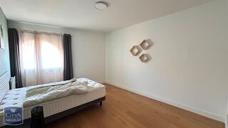  Appartement à louer 3 pièces 84 m²