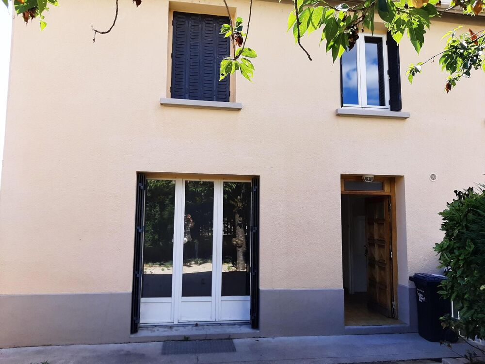 IDEAL GRANDE FAMILLE - 148 Rte de St Etienne Le Molard. ....