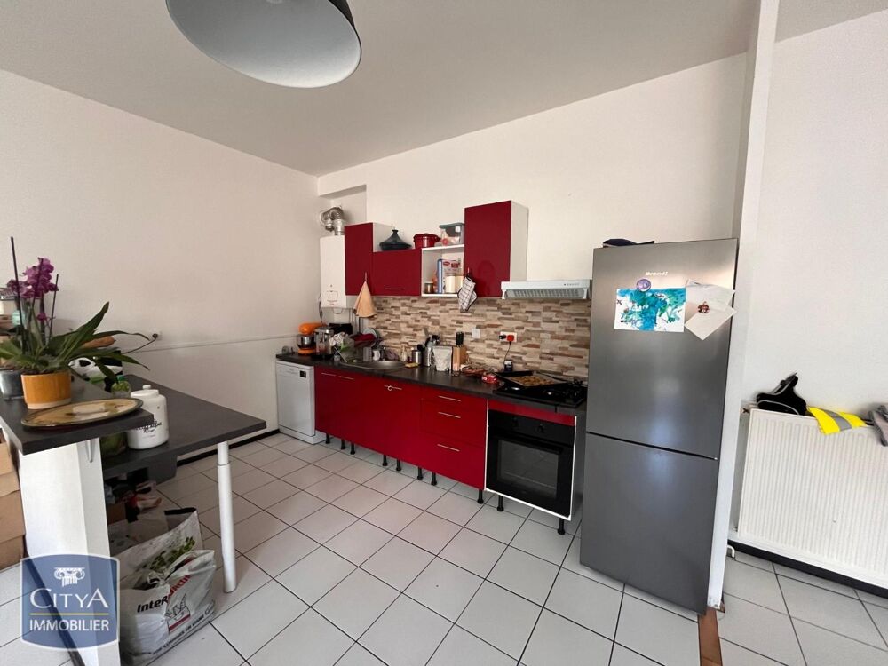A LOUER - Magnifique appartement rénové de type T3 à Lay....