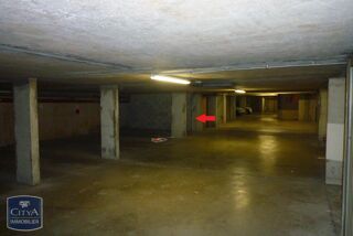  Parking / Garage à louer 