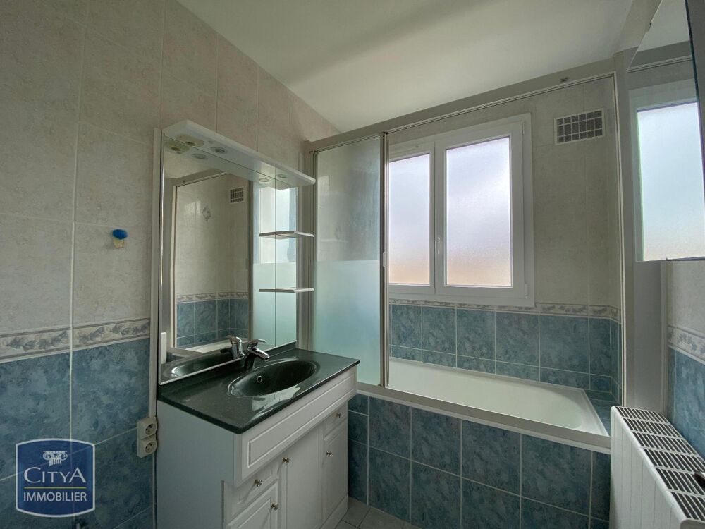 À LOUER : Appartement T3 situé à Châteauroux, dans le dé....