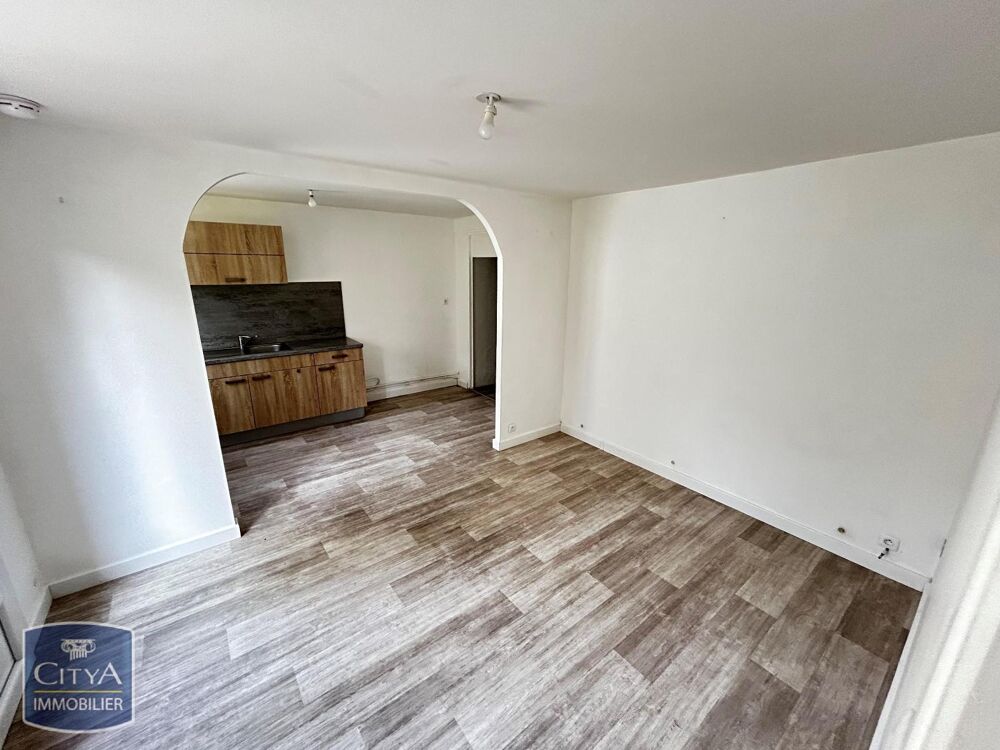 À LOUER : Appartement T2 à Cholet, situé dans un quartie....