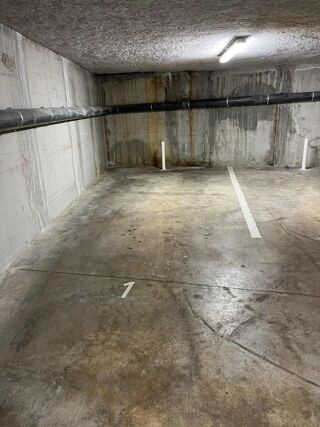  Parking / Garage � louer 