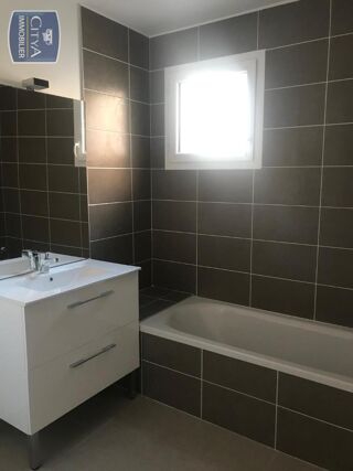  Appartement à louer 3 pièces 61 m²