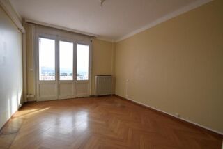  Appartement à louer 3 pièces 91 m²