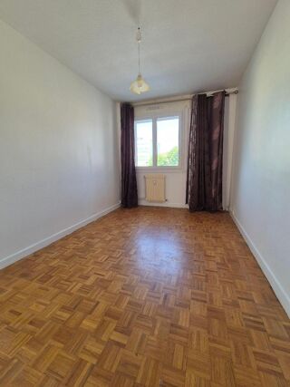  Appartement à louer 4 pièces 86 m²