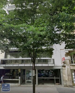  Parking / Garage à louer 