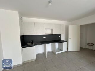  Appartement à louer 4 pièces 76 m²