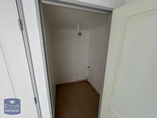  Appartement à louer 3 pièces 80 m²