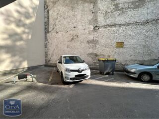  Parking / Garage à louer 