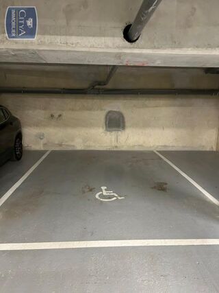  Parking / Garage à louer 