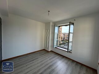  Appartement à louer 4 pièces 81 m²