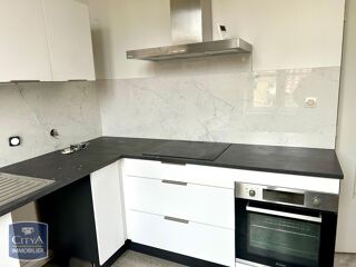  Appartement à louer 4 pièces 79 m²