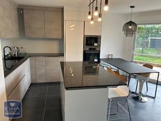  Appartement à louer 4 pièces 81 m²