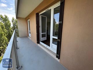  Appartement à louer 3 pièces 65 m²