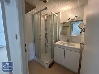  Appartement à louer 3 pièces 51 m²