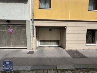  Parking / Garage à louer 
