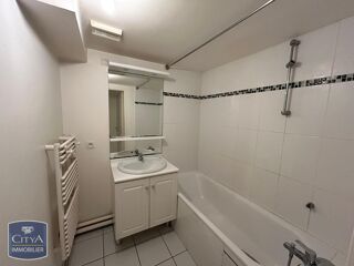  Appartement à louer 3 pièces 61 m²