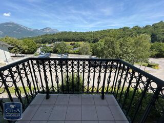  Appartement à louer 4 pièces 90 m²