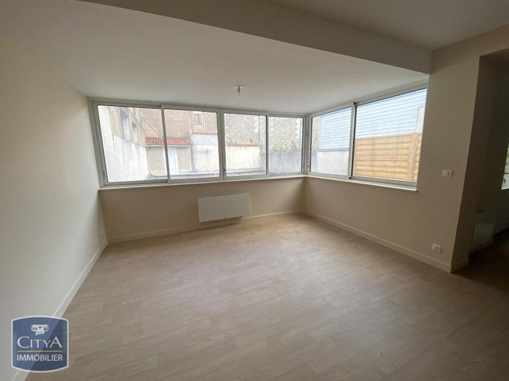 À LOUER : Appartement T3 situé à Cholet, dans le départe....