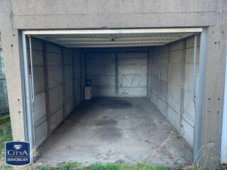  Parking / Garage à louer 