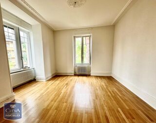 Appartement à louer 4 pièces 84 m²