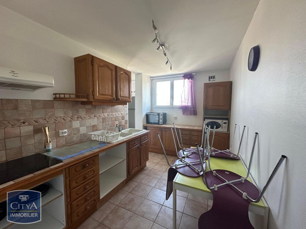 À LOUER : Appartement de type 4P+C meublé de 73 m² - Gre....