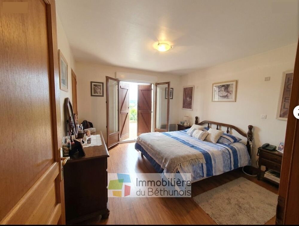 Maison plain-pied 2004 avec double garage et 826 m² de t....