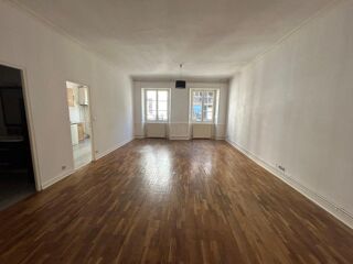  Appartement à louer 3 pièces 77 m²