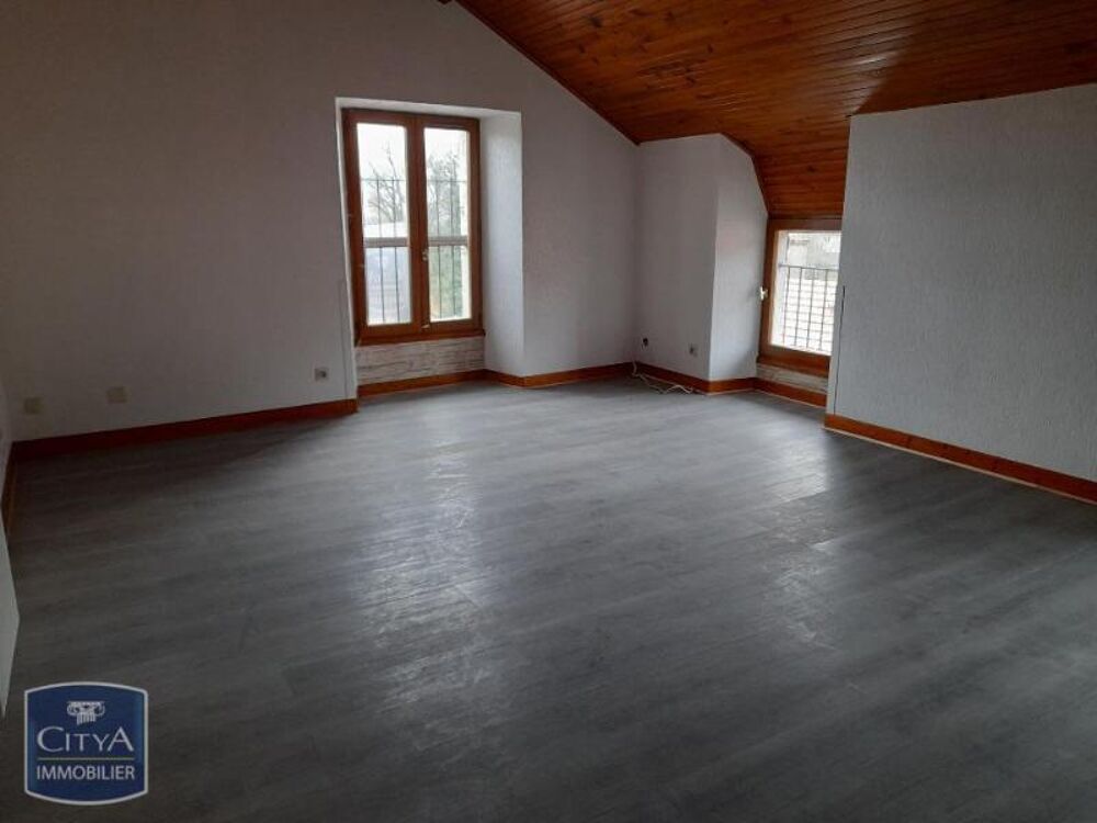 À LOUER : Appartement T3 situé à Vinay, dans le départem....