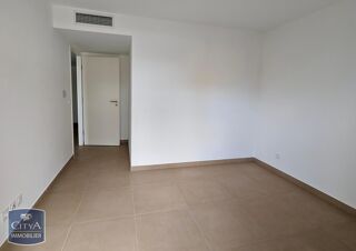  Appartement à louer 3 pièces 64 m²