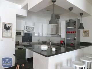  Appartement à louer 5 pièces 144 m²