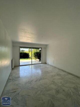  Appartement à louer 3 pièces 84 m²