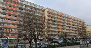  Parking / Garage à louer 