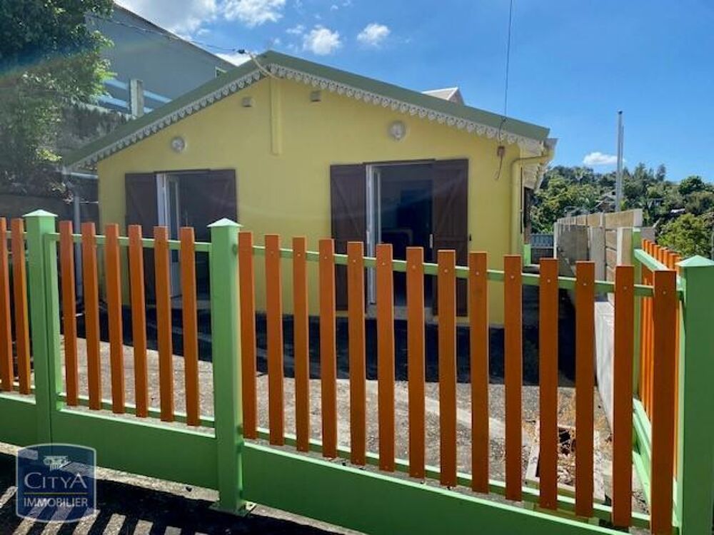 location Maison - 3 pièce(s) - 61 m² L' Étang-Salé (97427)