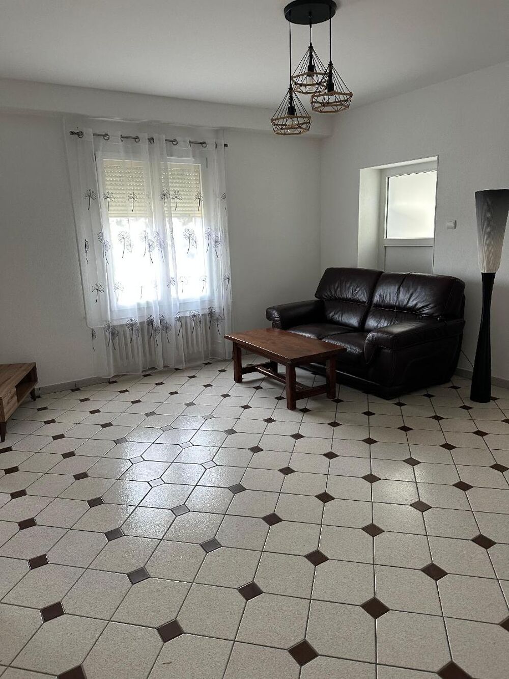 location Appartement - 2 pièce(s) - 82 m² Villars (42390)