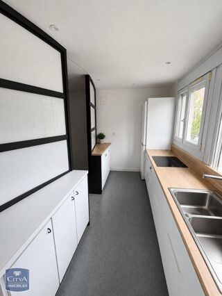  Appartement à louer 5 pièces 128 m²