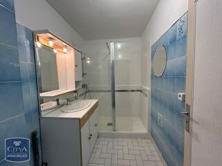  Appartement à louer 4 pièces 83 m²