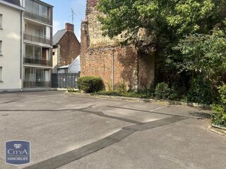  Parking / Garage à louer 