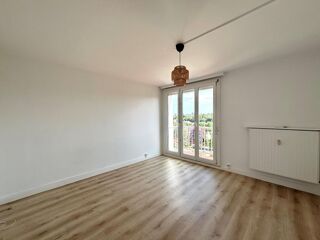  Appartement à louer 3 pièces 56 m²