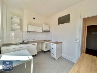  Appartement à louer 3 pièces 65 m²