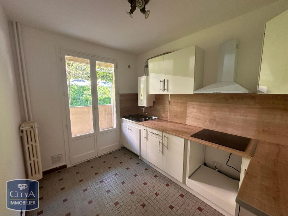 A LOUER: Magnifique appartement de type T4 situé dans le....