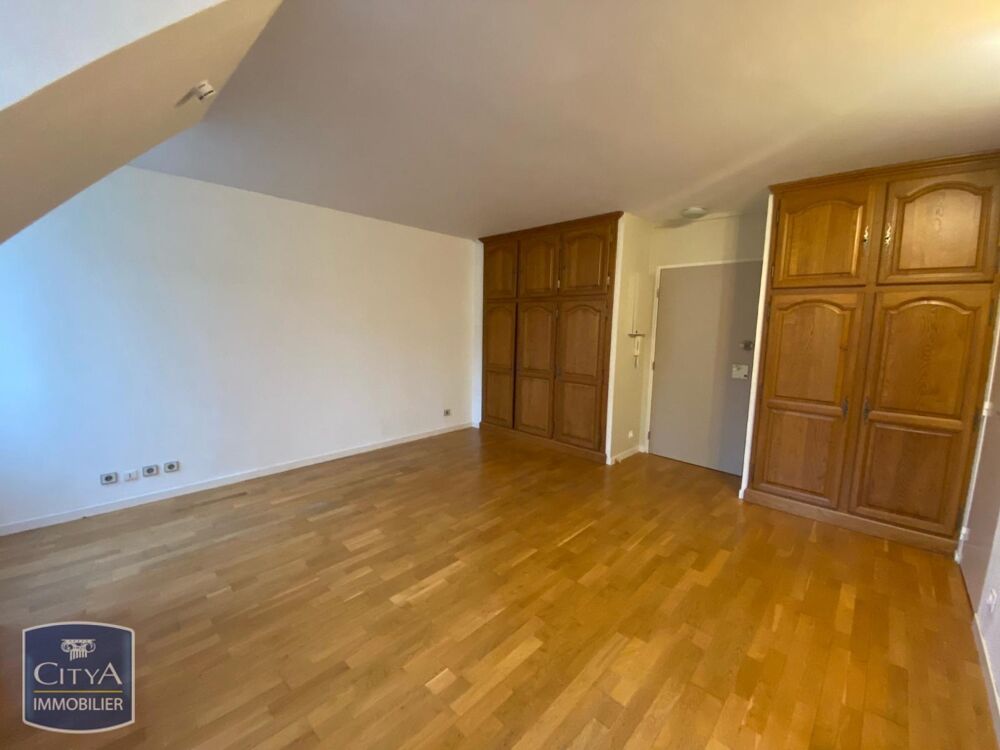 À LOUER : Appartement T1 situé à Beauvais, dans un quart....