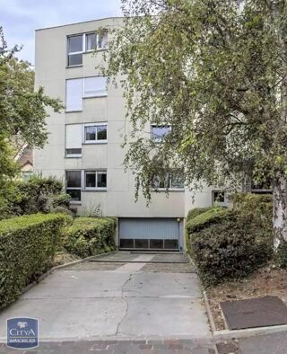  Parking / Garage � louer 