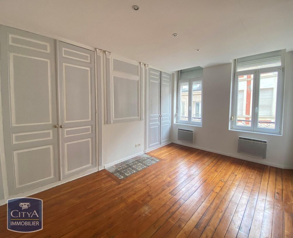 À LOUER : Appartement T2 situé dans le centre-ville de S....