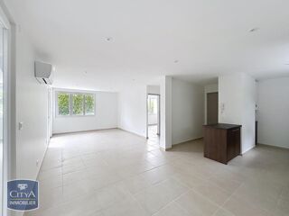  Appartement à louer 2 pièces 55 m²