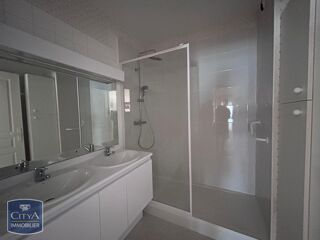  Appartement à louer 3 pièces 84 m²