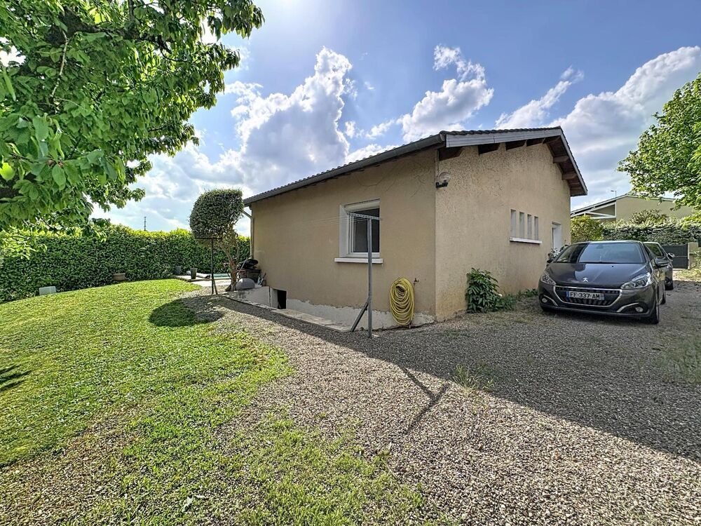 Maison contemporaine de plain-pied avec piscine - À Auch....