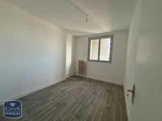  Appartement à louer 4 pièces 80 m²